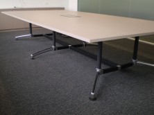 Rectangle Shape Boardtable With Fuel 98 Power Box On Thinking Works I.AM Multi Leg Table Base